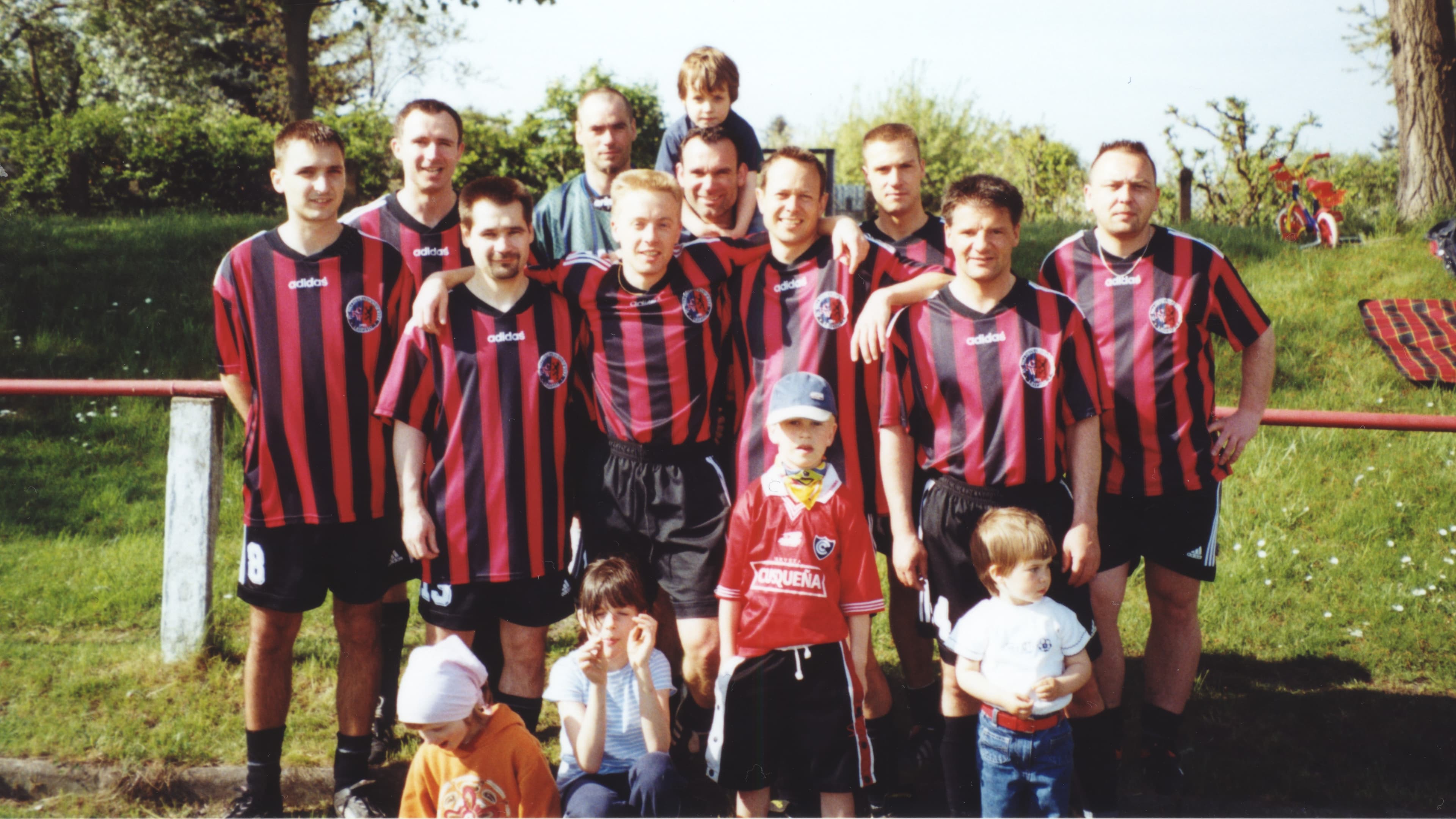 FC Waldstraßenviertel Mannschaftsfoto 30